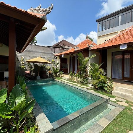 Cempaka Kembar Guest House ウブド エクステリア 写真