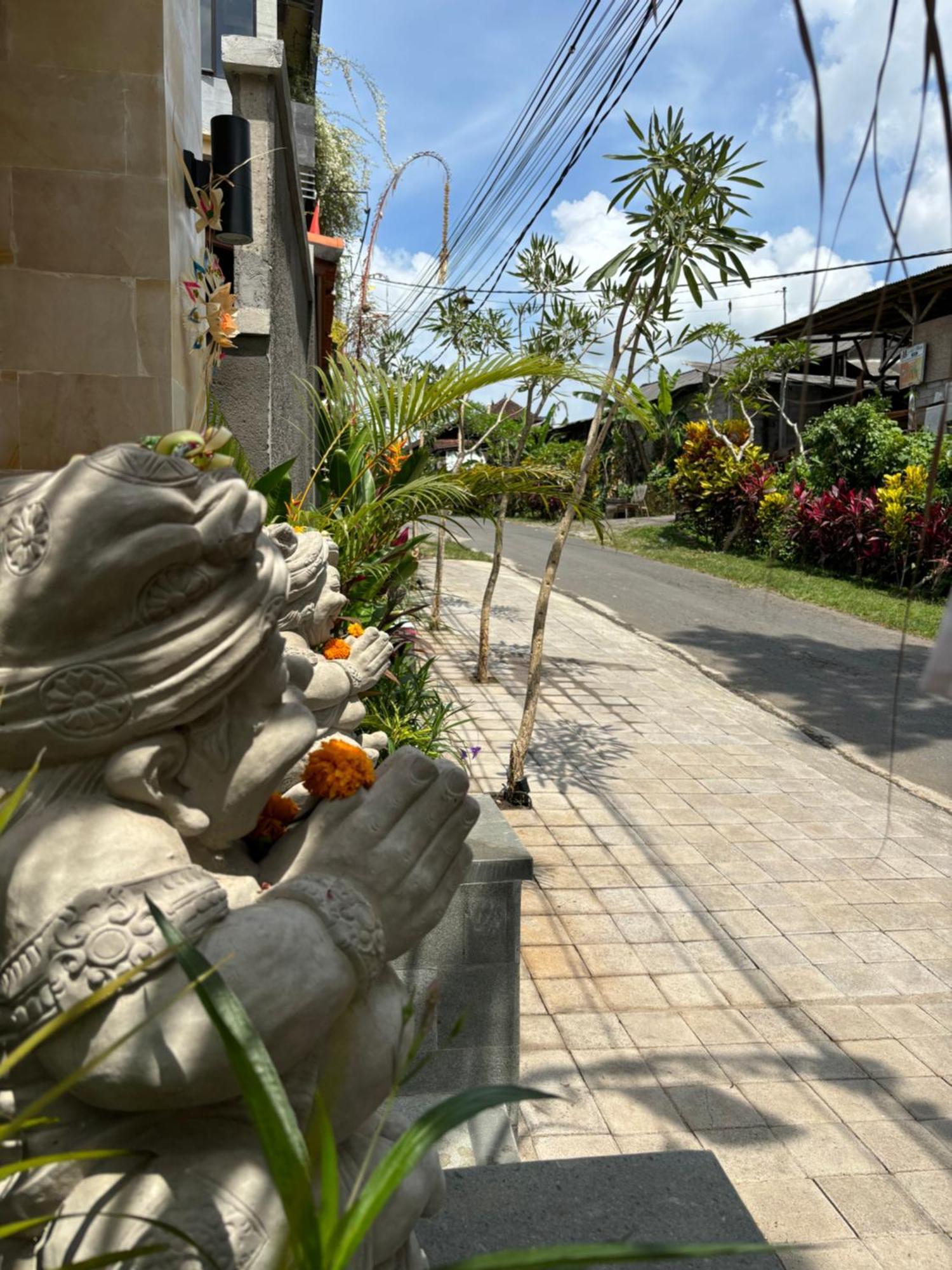 Cempaka Kembar Guest House ウブド エクステリア 写真