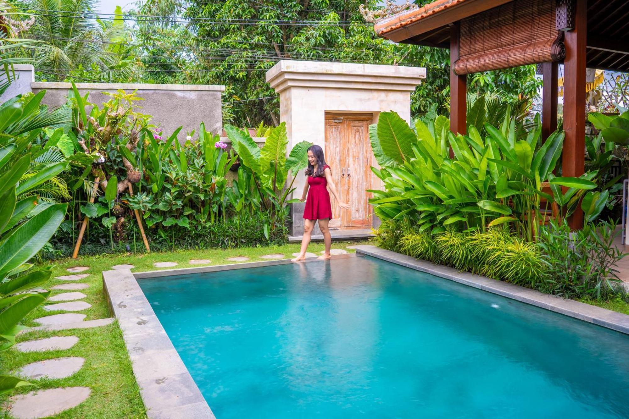 Cempaka Kembar Guest House ウブド エクステリア 写真