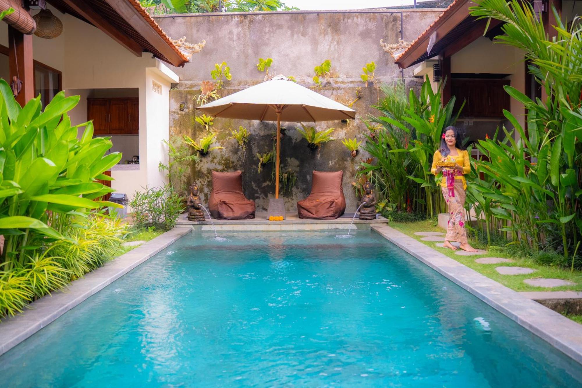 Cempaka Kembar Guest House ウブド エクステリア 写真