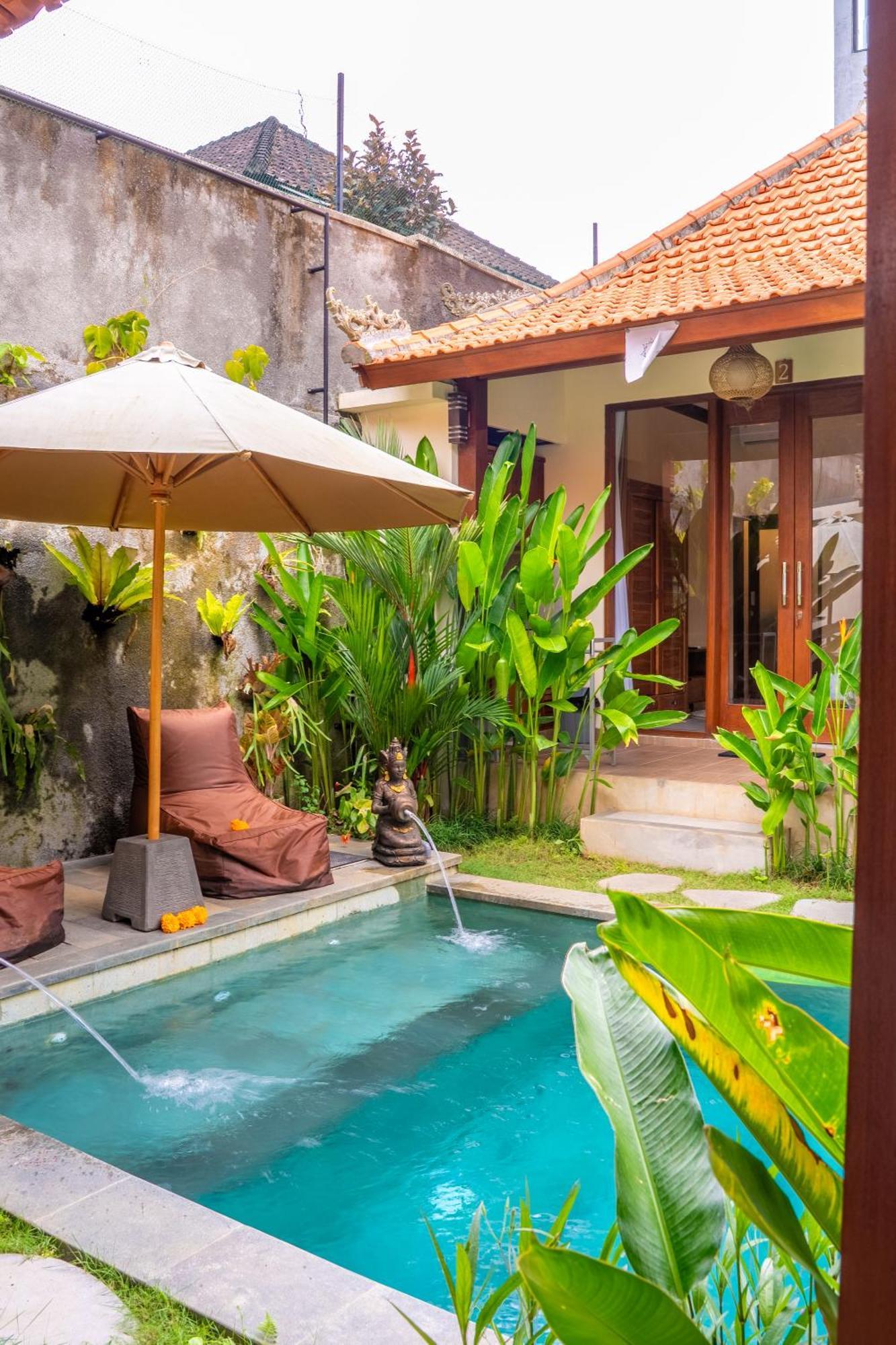 Cempaka Kembar Guest House ウブド エクステリア 写真