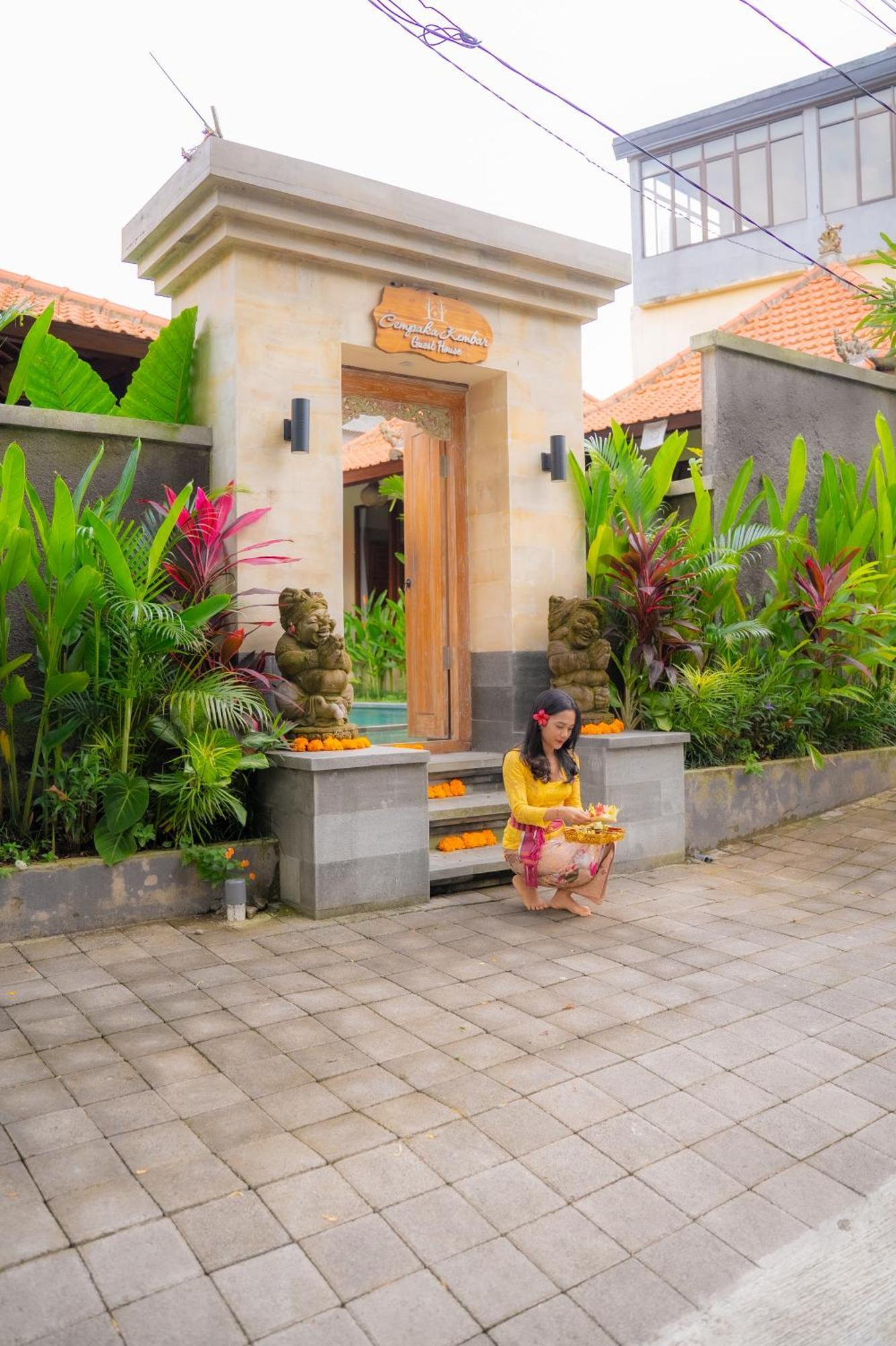 Cempaka Kembar Guest House ウブド エクステリア 写真